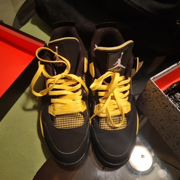 Thunder 4s men size 12 - Picture 4 of 7